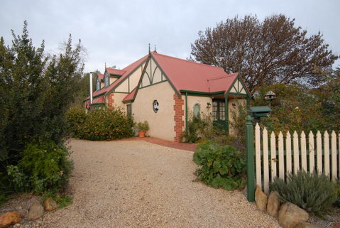 The Dove Cote - Accommodation Rockhampton 2