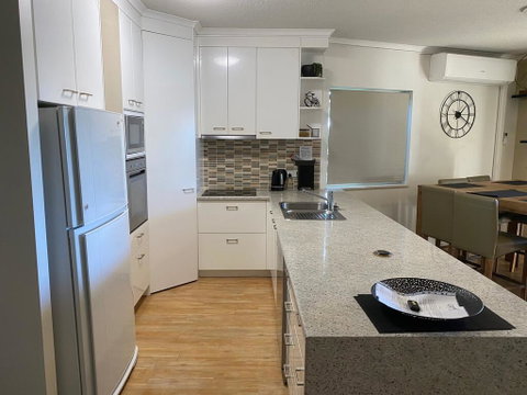 The Esplanade Holiday Apartments - Accommodation Rockhampton 2