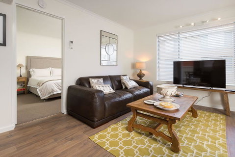 The Executive - Central & Sophisticated - Accommodation Rockhampton 0