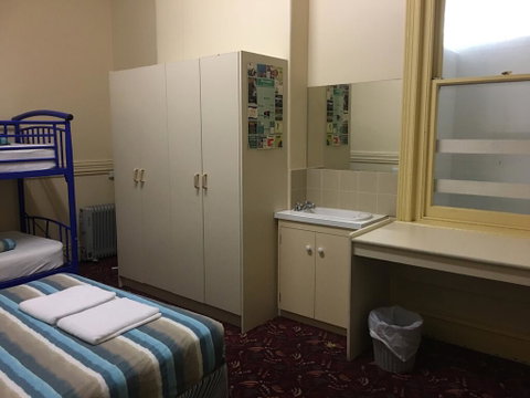 The Formby Hotel - Accommodation Rockhampton 1
