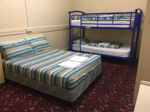 The Formby Hotel - Accommodation Rockhampton 2