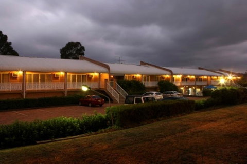 The Hermitage Motel - Campbelltown - Accommodation Rockhampton 2