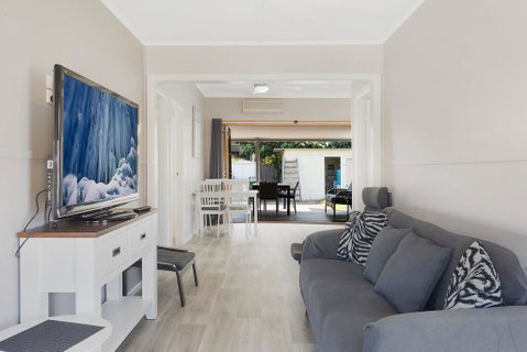 The Inlet Cottage - Accommodation Rockhampton 2