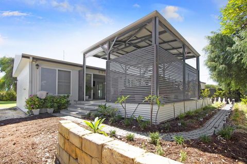 The Jetty - Accommodation Rockhampton 0