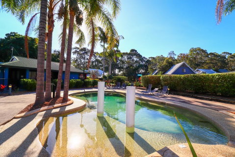The Lakehouse In Raffetys Resort - Accommodation Rockhampton 1