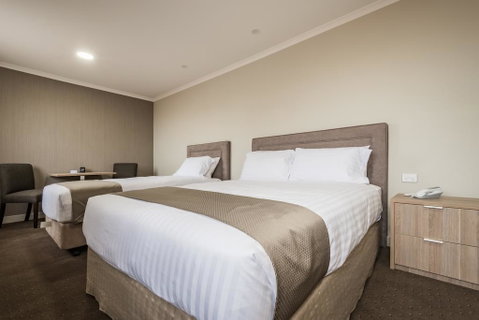 The Lighthouse Hotel - Accommodation Rockhampton 3