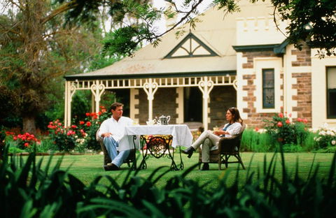 The Lodge Country House - Accommodation Rockhampton 0
