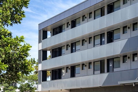The Mid Pacific - Accommodation Rockhampton 1