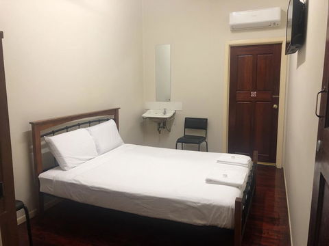 The Prince Of Wales - Accommodation Rockhampton 1