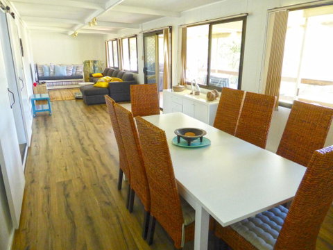 The Relax Shack @ Culburra Beach Sleeps 7 - Accommodation Rockhampton 2