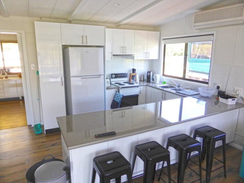 The Relax Shack @ Culburra Beach Sleeps 7 - Accommodation Rockhampton 1
