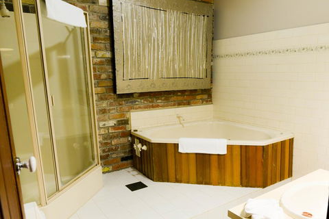 The Royal Daylesford Hotel - Accommodation Rockhampton 2