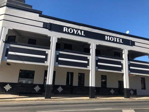 The Royal Hotel, Drouin - Accommodation Rockhampton 1