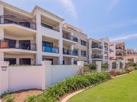 The Sands Unit 28 - Straight Across The Road From The Beach - Accommodation Rockhampton 1
