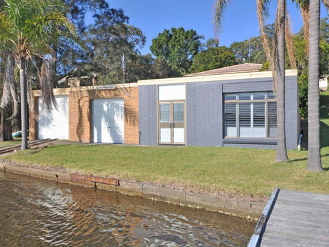 The Studio On The Lake @ Fishing Point, Lake Macquarie - Honestly Put The Line In And Catch Fish - Accommodation Rockhampton 1