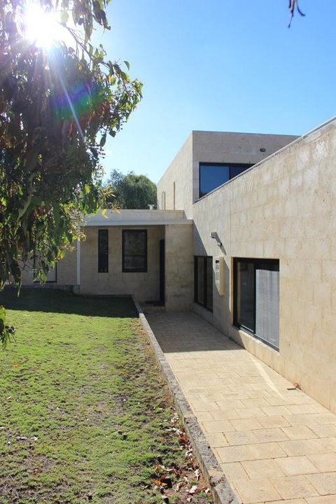 The Summer House - Accommodation Rockhampton 0