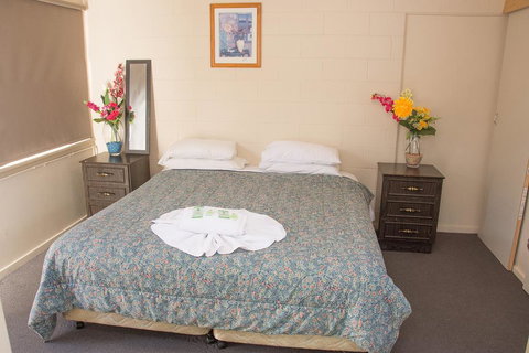 The Swiss Motel - Accommodation Rockhampton 2