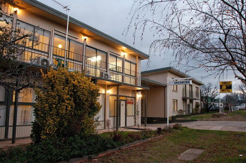The Swiss Motel - Accommodation Rockhampton 0