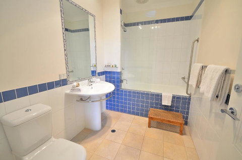 The Traill - Accommodation Rockhampton 2
