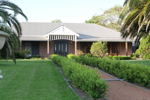 The Willows B N B - Accommodation Rockhampton 0