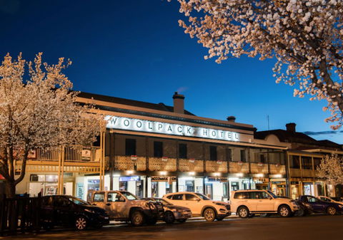 The Woolpack Hotel - Accommodation Rockhampton 0