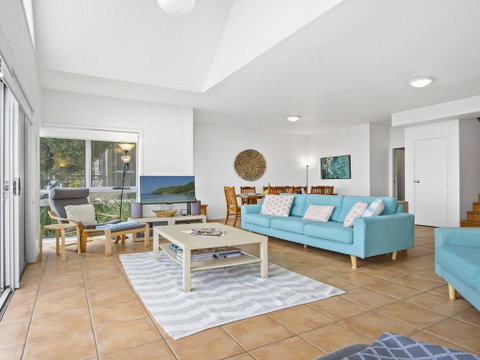 Tilbury Breeze - Ocean Views, Comfort And Style - Accommodation Rockhampton 1