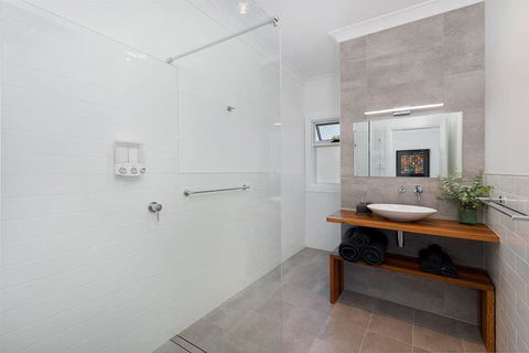 Toms Cottage - Wilgowrah -A Country Escape - Accommodation Rockhampton 3