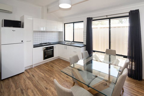 Tootys Place - Accommodation Rockhampton 1