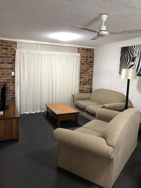 Toowong Villas - Accommodation Rockhampton 1