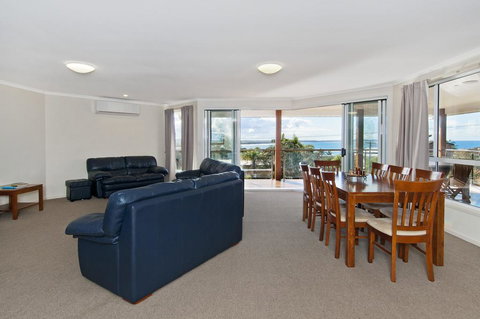 TOPVIEWS - 15Second Av BH - Accommodation Rockhampton 1