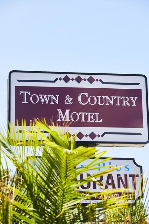 Town And Country Motel - Accommodation Rockhampton 3