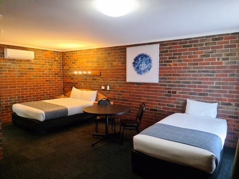 Town House Motor Inn - Accommodation Rockhampton 1