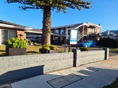 Town House Motor Inn - Accommodation Rockhampton 2