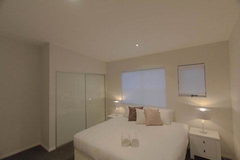 Townview 8 - Accommodation Rockhampton 3