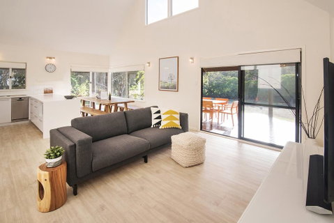 Treehaus - Accommodation Rockhampton 0
