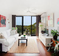 Treetop Retreat Five Minute Stroll To The Beach - Accommodation Rockhampton