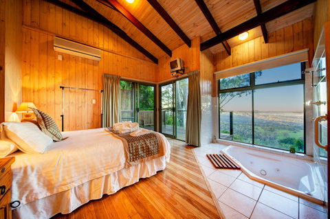 Treetops Seaview Montville - Accommodation Rockhampton 3