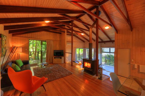 Treetops Seaview Montville - Accommodation Rockhampton 2