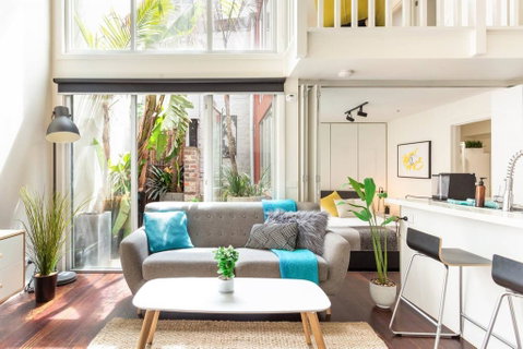 Trendy Loft Near Smith St. With Cosy Courtyard And Parking - Accommodation Rockhampton 0
