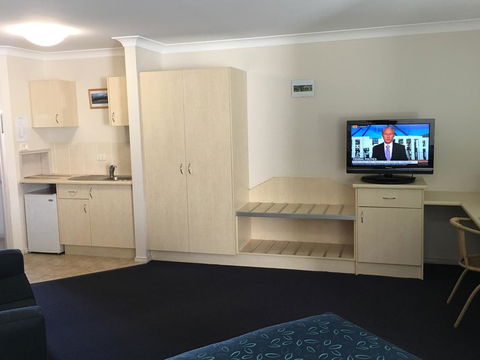 Tuckerbox Motor Inn - Accommodation Rockhampton 2