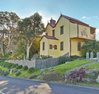 Two Story Bed and Breakfast - Accommodation Rockhampton