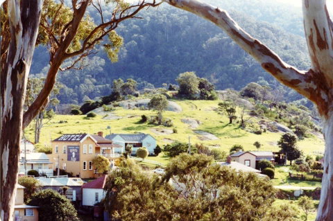 Two Story Bed And Breakfast - Accommodation Rockhampton 2