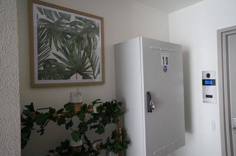 U1 Brunswick Living Brand New Apartment Close To Airport And CBD - Accommodation Rockhampton 2