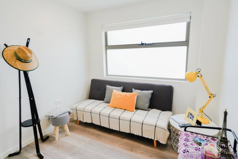 U101 Brunswick Living Brand New Deluxe Balcony Apartment Close To Airport And CBD - Accommodation Rockhampton 1