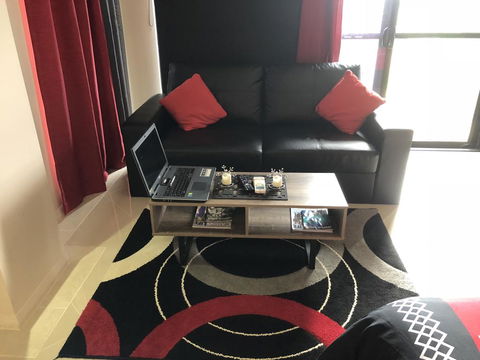 Ultra Modern Private Studio Room - Accommodation Rockhampton 1
