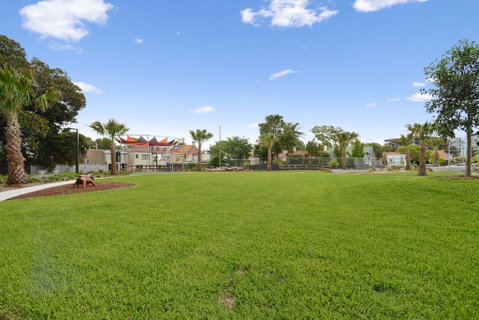 Ultra Modern, Luxurious Apartment In Tranquil Sydney - Accommodation Rockhampton 3