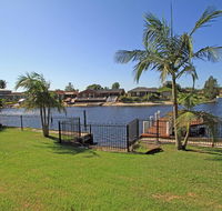 Unbeatable Waterfront Location - Accommodation Rockhampton