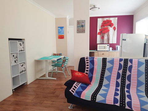 Unique Bouvard Beach House Mandurah - Accommodation Rockhampton 2