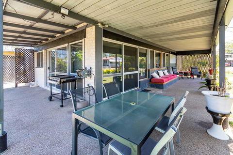 Unique Getaway 300m To Bribie Foreshore, Bongaree - Accommodation Rockhampton 1