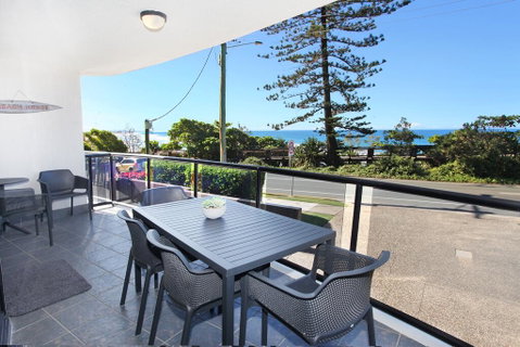 Unit 1 Phoenix Apartments, Coolum Beach - Accommodation Rockhampton 1